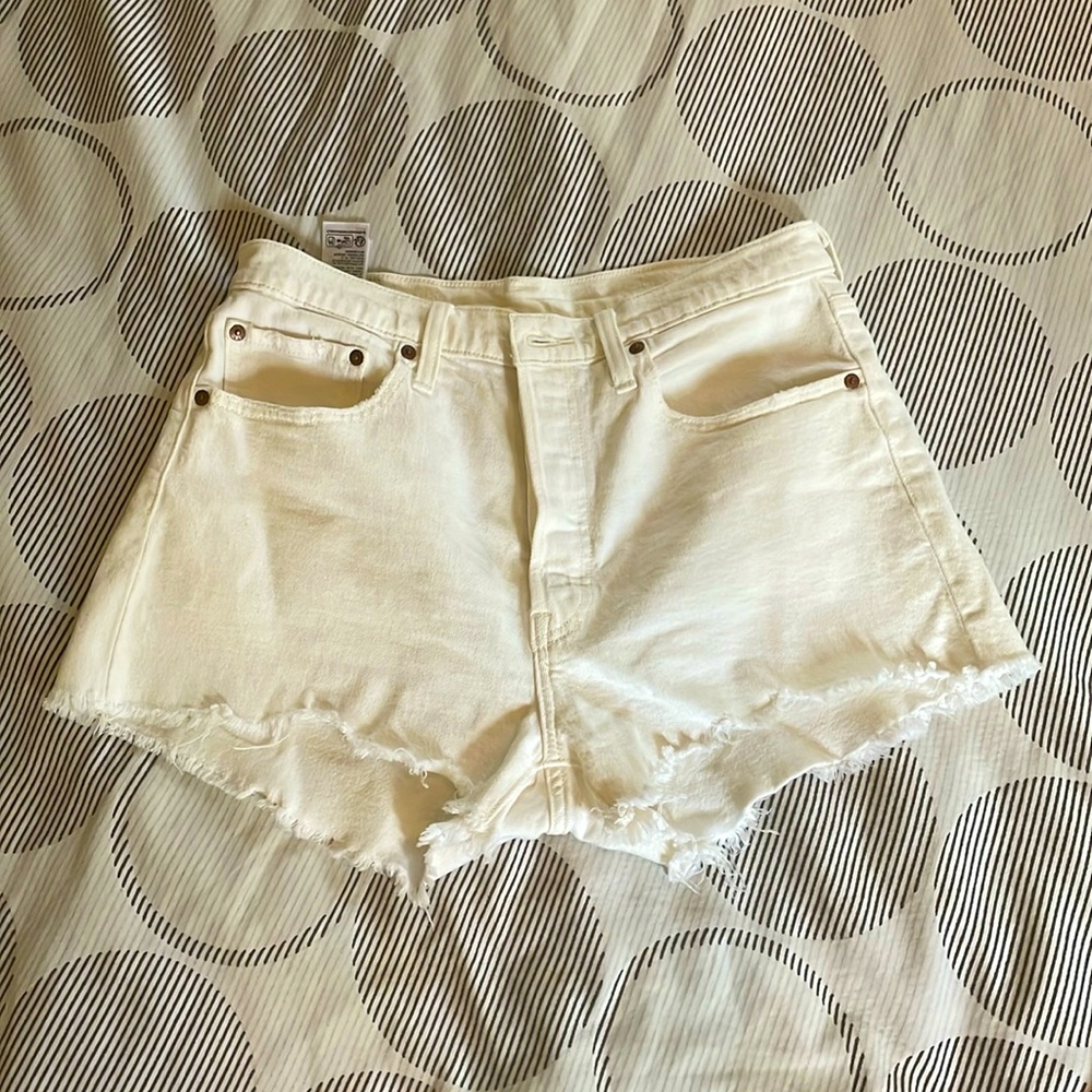 Levi white denim shorts